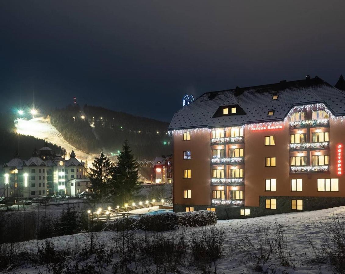 Alpin Hotel Bukovel Exterior photo